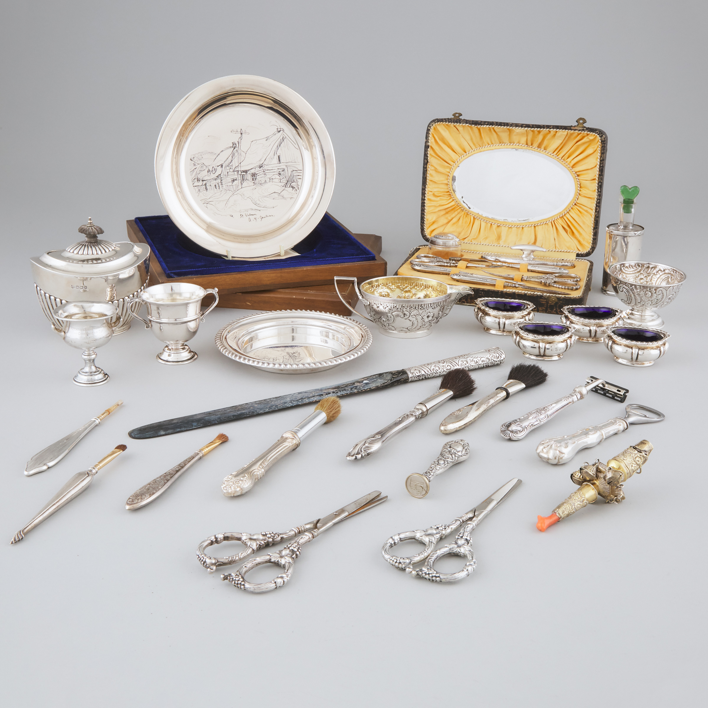 Group of English and North American Silver, 19th/20th century