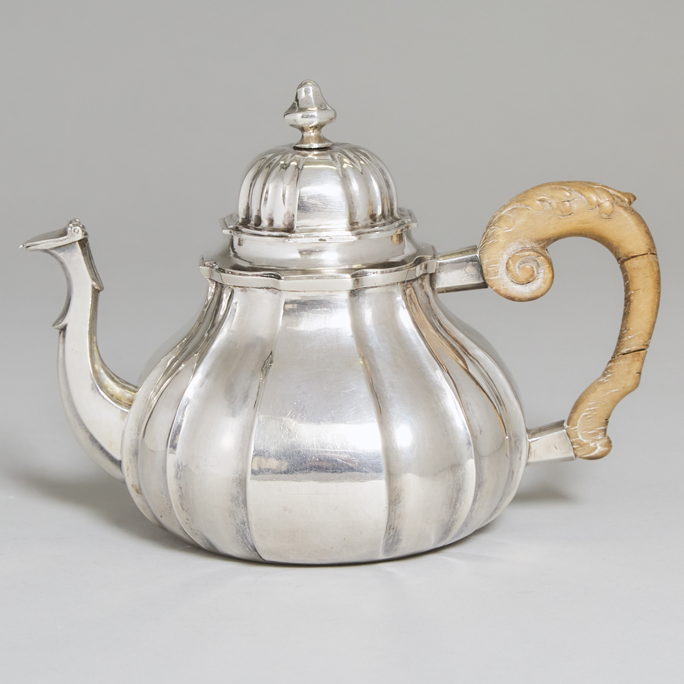 German Silver Teapot, Esaias Busch, Augsburg, c.1730