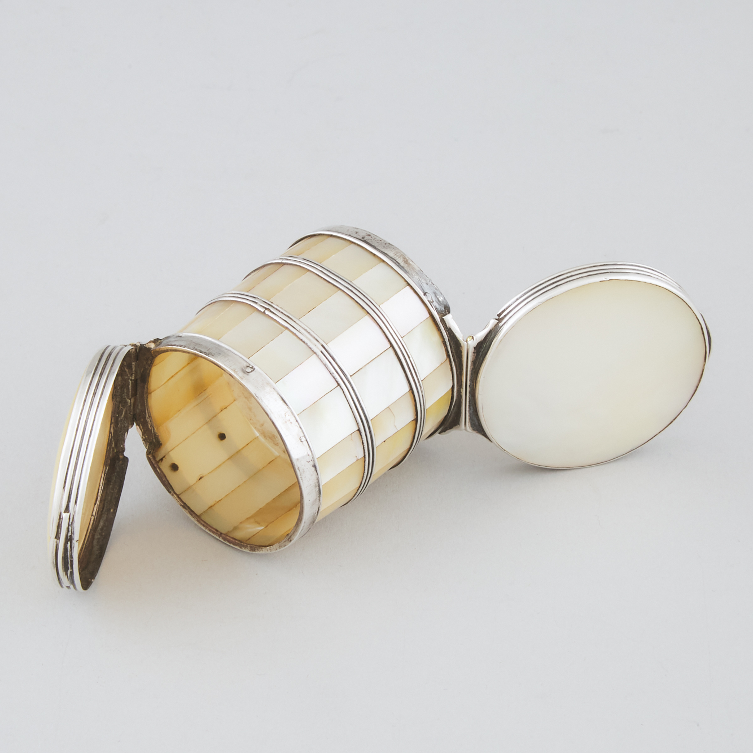 George III Silver and Mother-of-Pearl Two-Compartment Barrel Shaped Snuff Box, c.1800