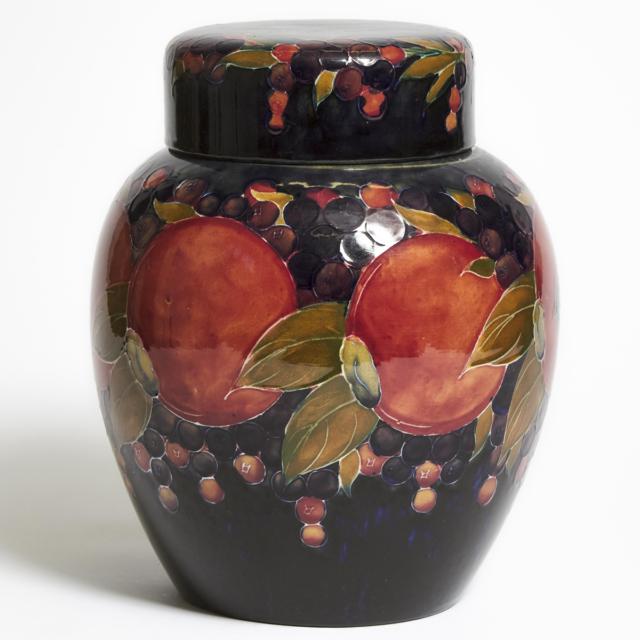 Moorcroft Pomegranate Ginger Jar, c.1914-16