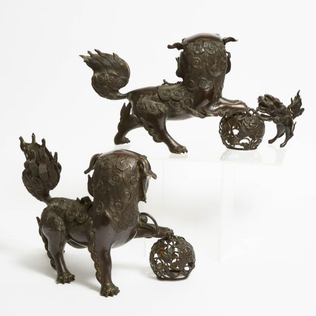 A Pair of Bronze 'Buddhist Lion' Censers, 17th/18th Century