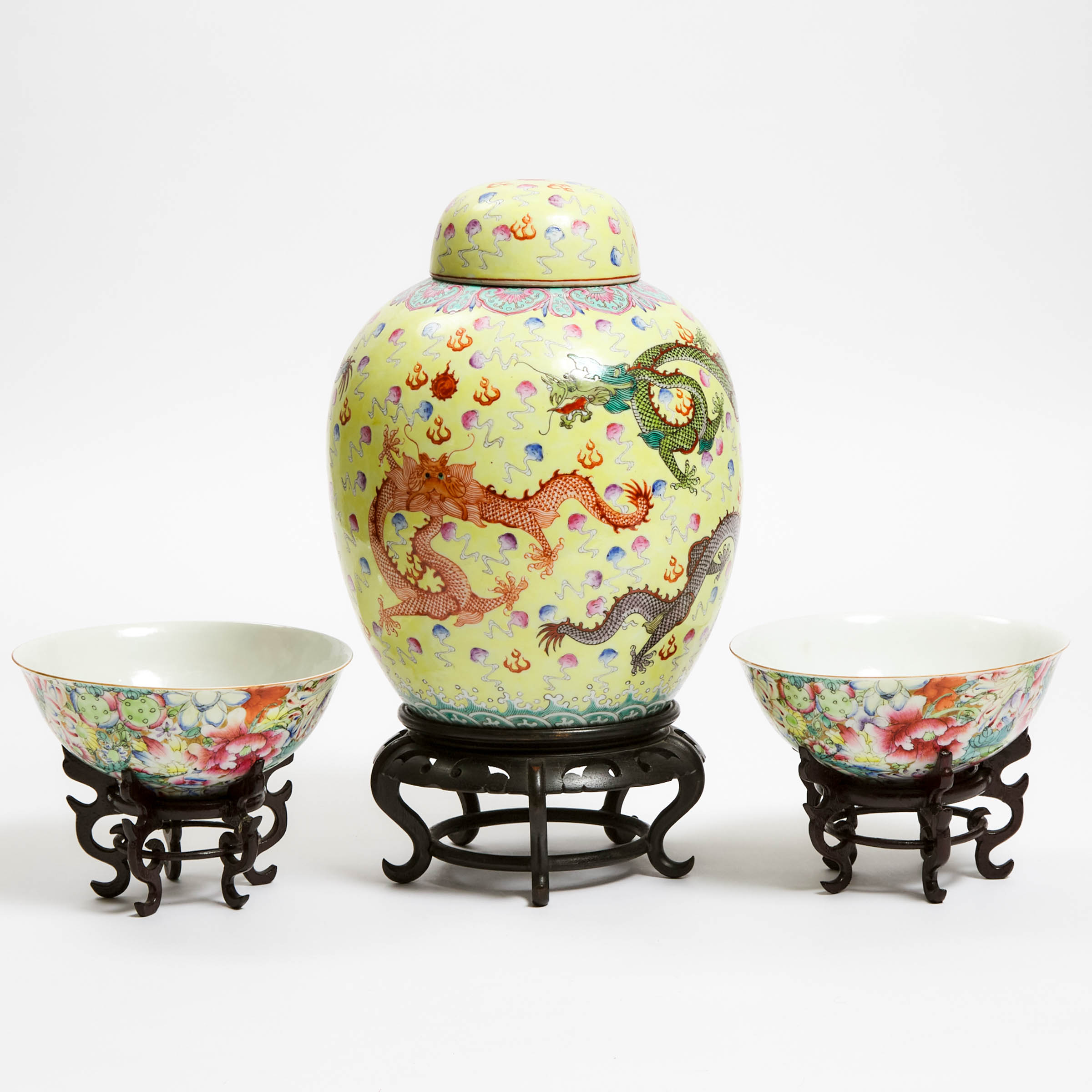 A Yellow-Ground Ginger Jar and Cover, Together a Pair of 'Millefleur' Bowls, 20th Century