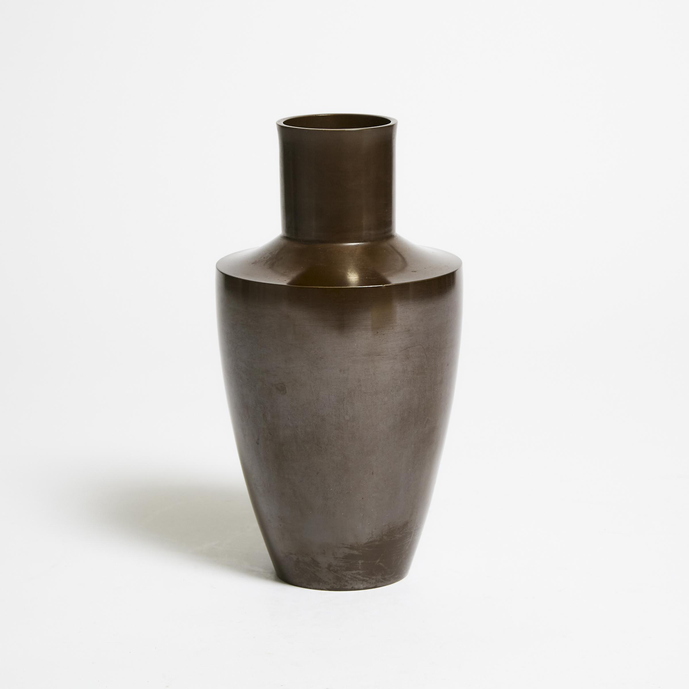 Aida Tomiyasu (1901-1987), A Japanese Bronze Vase, Showa Era (1926-1989)