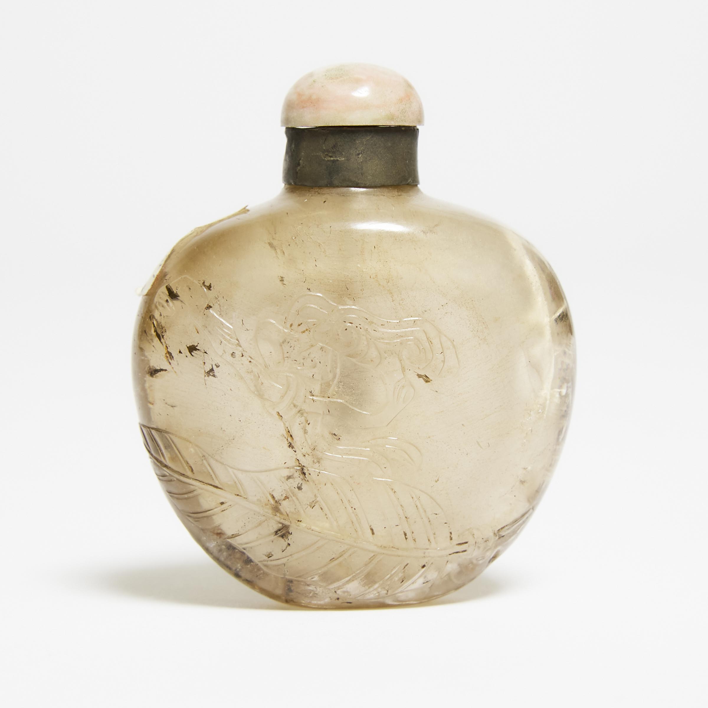 A Finely Carved Smoky Quartz 'Toad and Bats' Snuff Bottle, Daoguang Period (1821-1850)