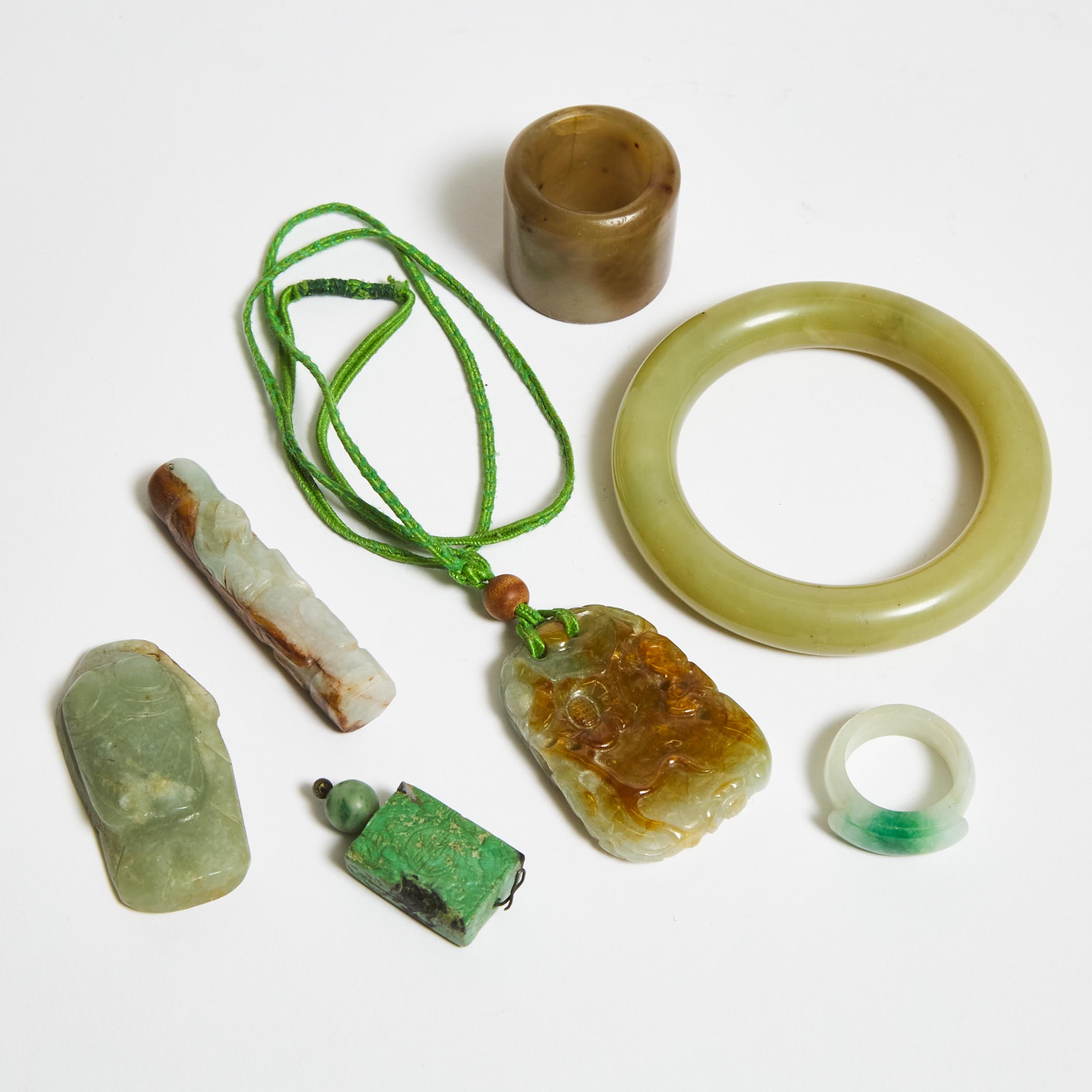 A Group of Seven Jade, Jadeite and Hardstone Carvings, 19th/20th Century