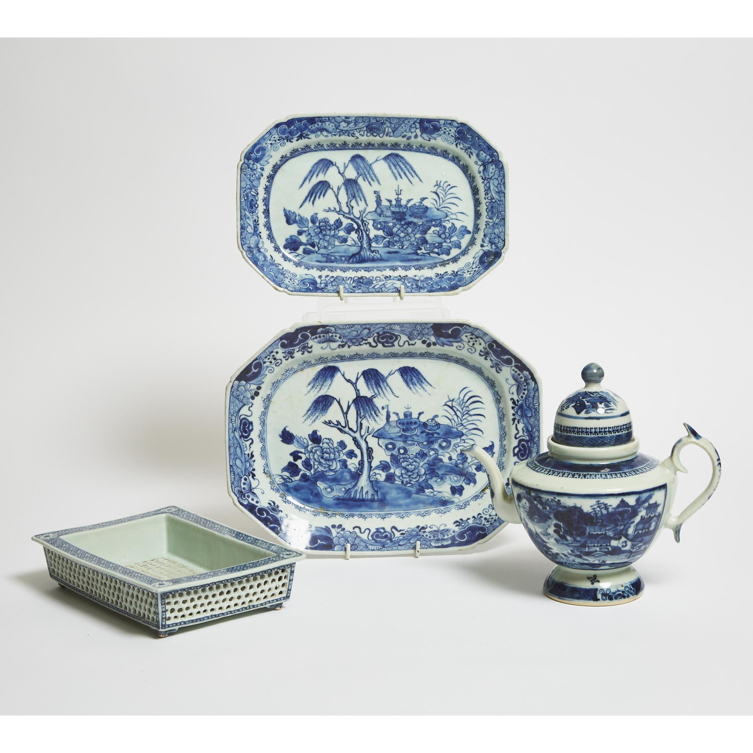 A Group of Four Blue and White Platters, Teapot, and Daffodil Basin, 18th/19th Century