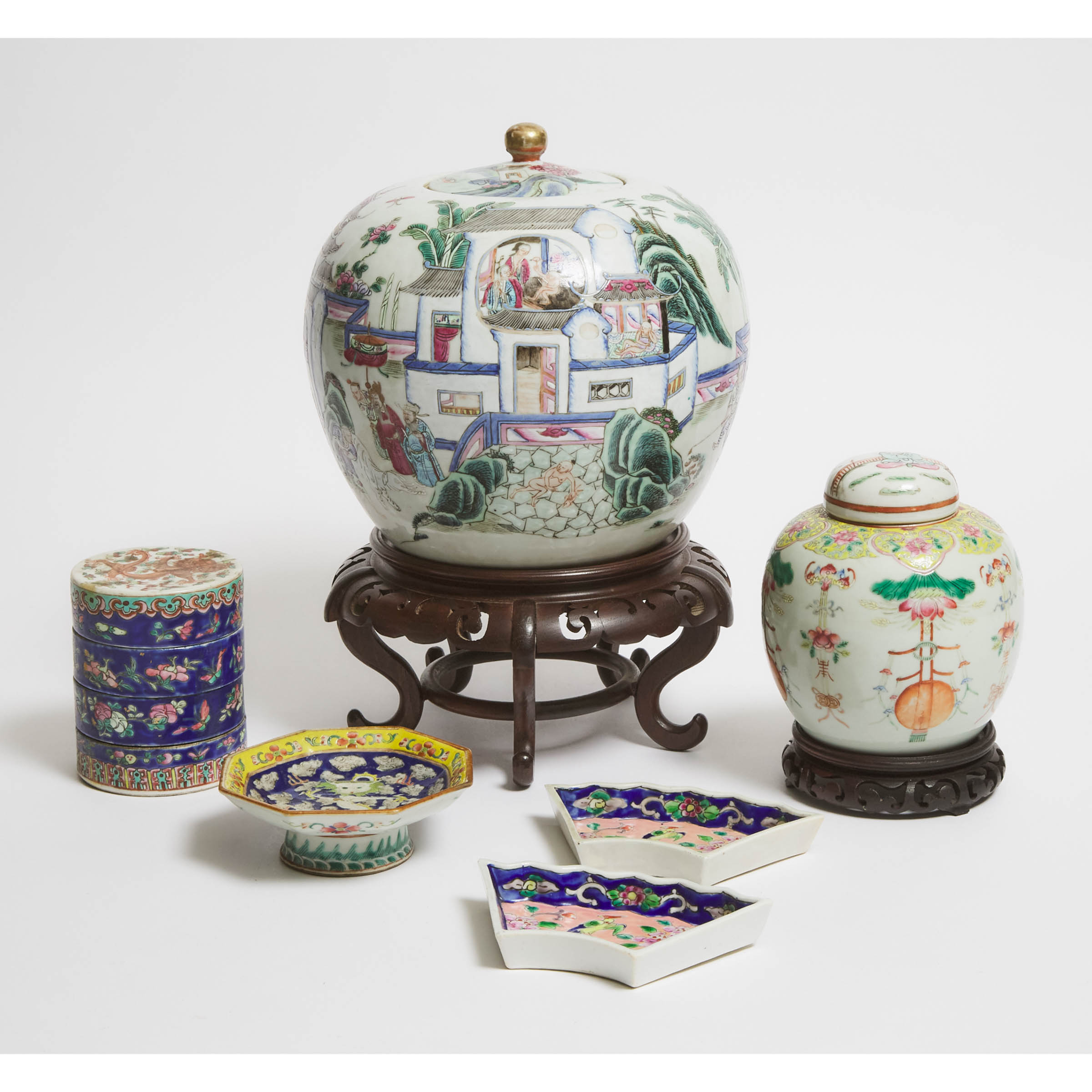 A Group of Six Famille Rose Porcelain Wares, Late Qing Dynasty