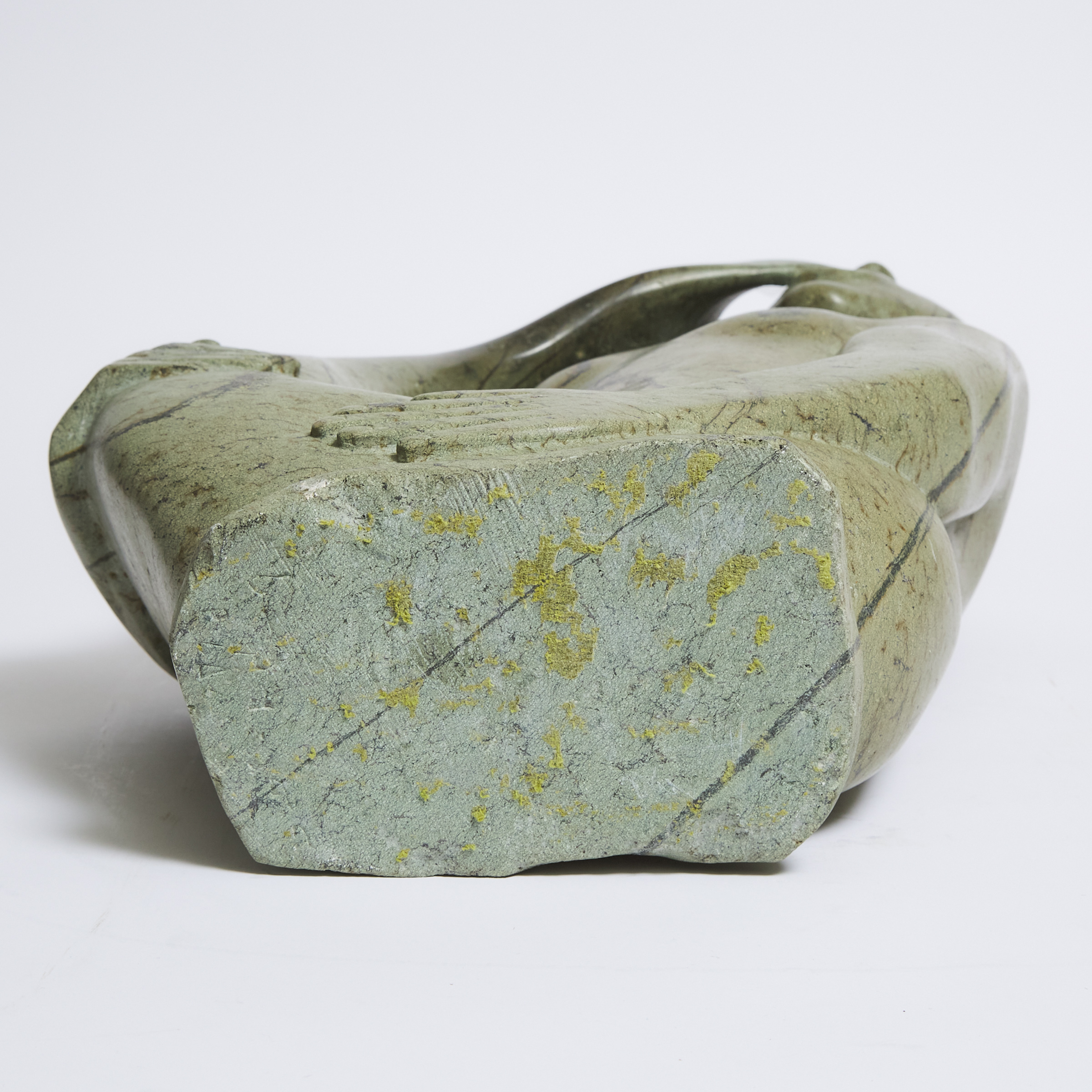 QAVAROAK TUNNILLIE ᑲᕙᕋᒃ ᑐᓂᓕ (1928-1993)