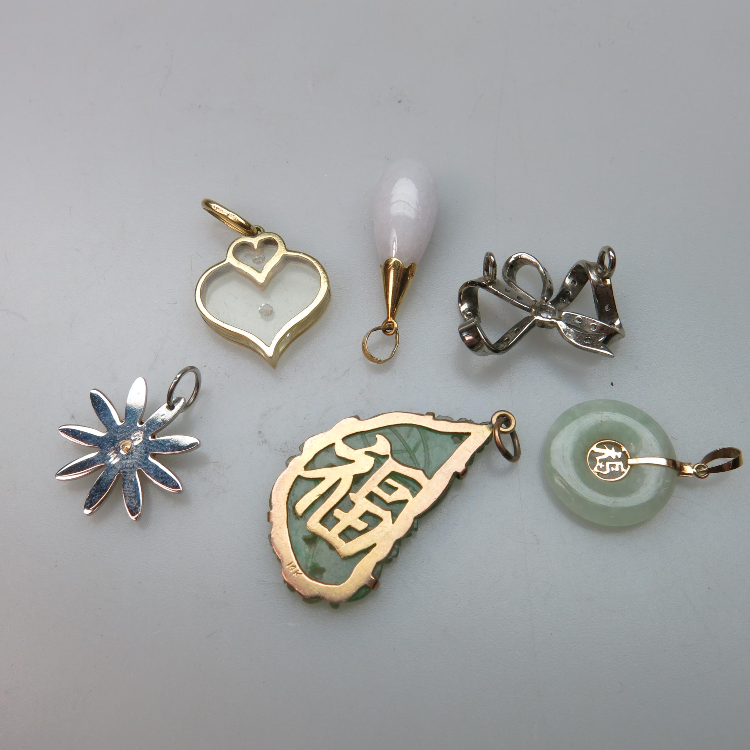 6 Various Yellow And White Gold Pendants