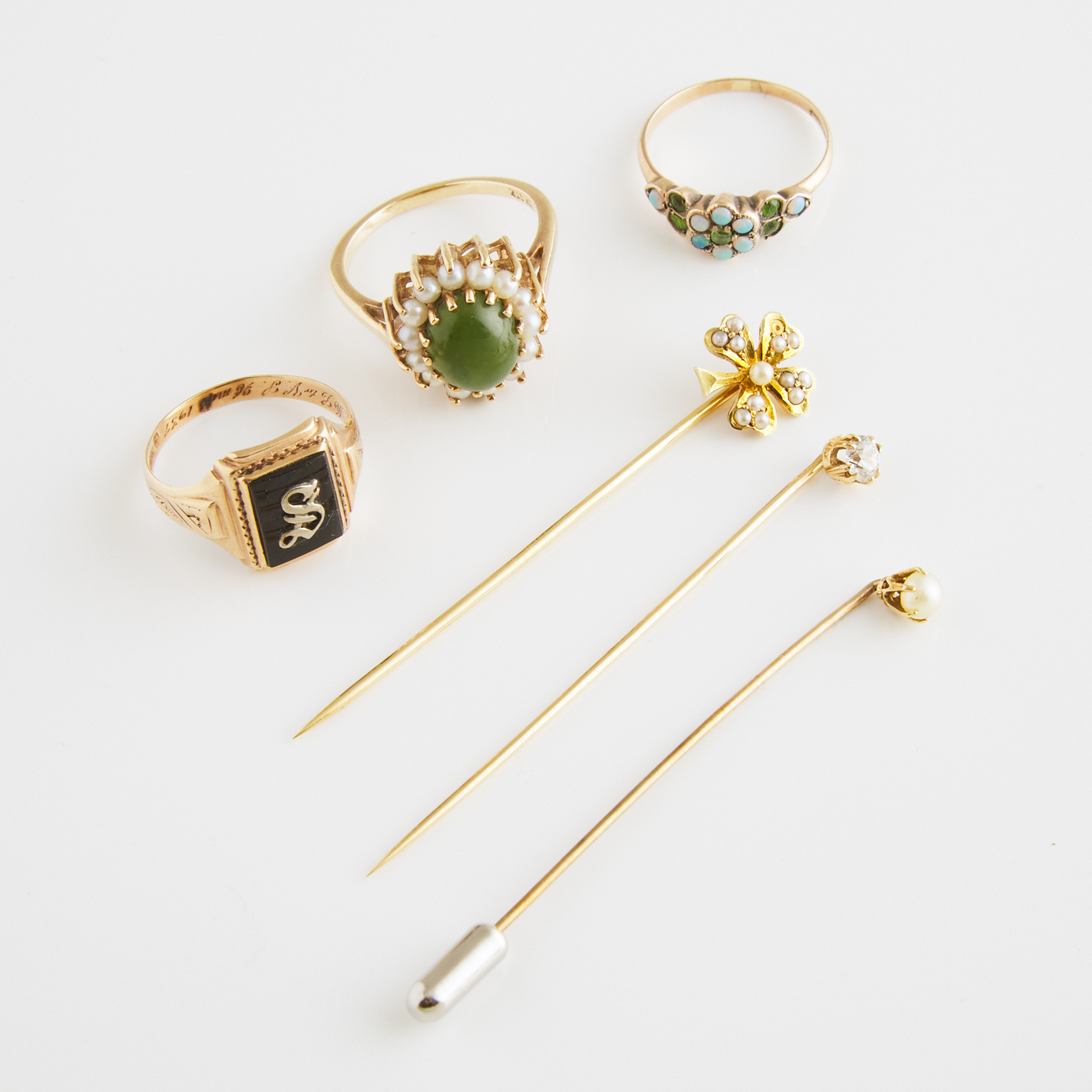 Small Quantity Of Various Yellow Gold Jewellery
