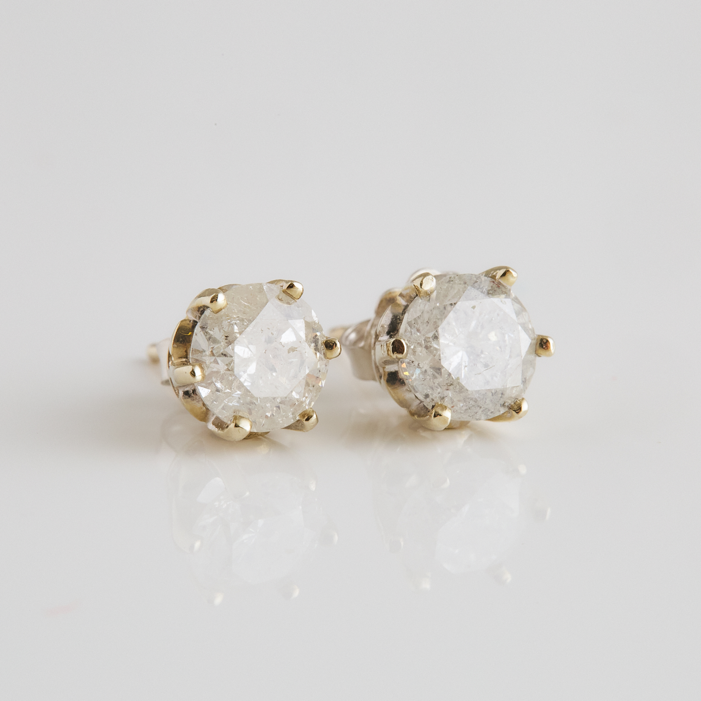 Pair Of 18k White Gold Stud Earrings