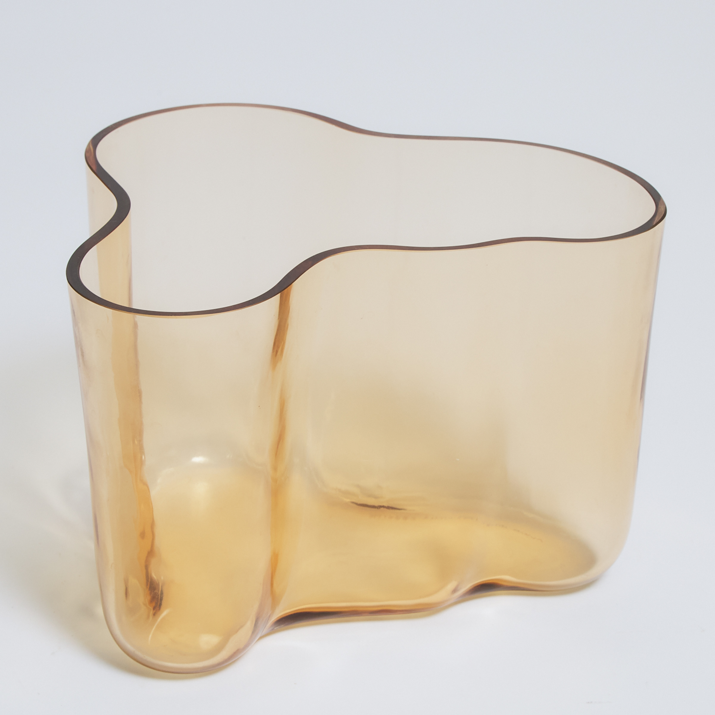 Iittala 'Savoy' Pale Amber Glass Vase, Alvar Aalto, 1996