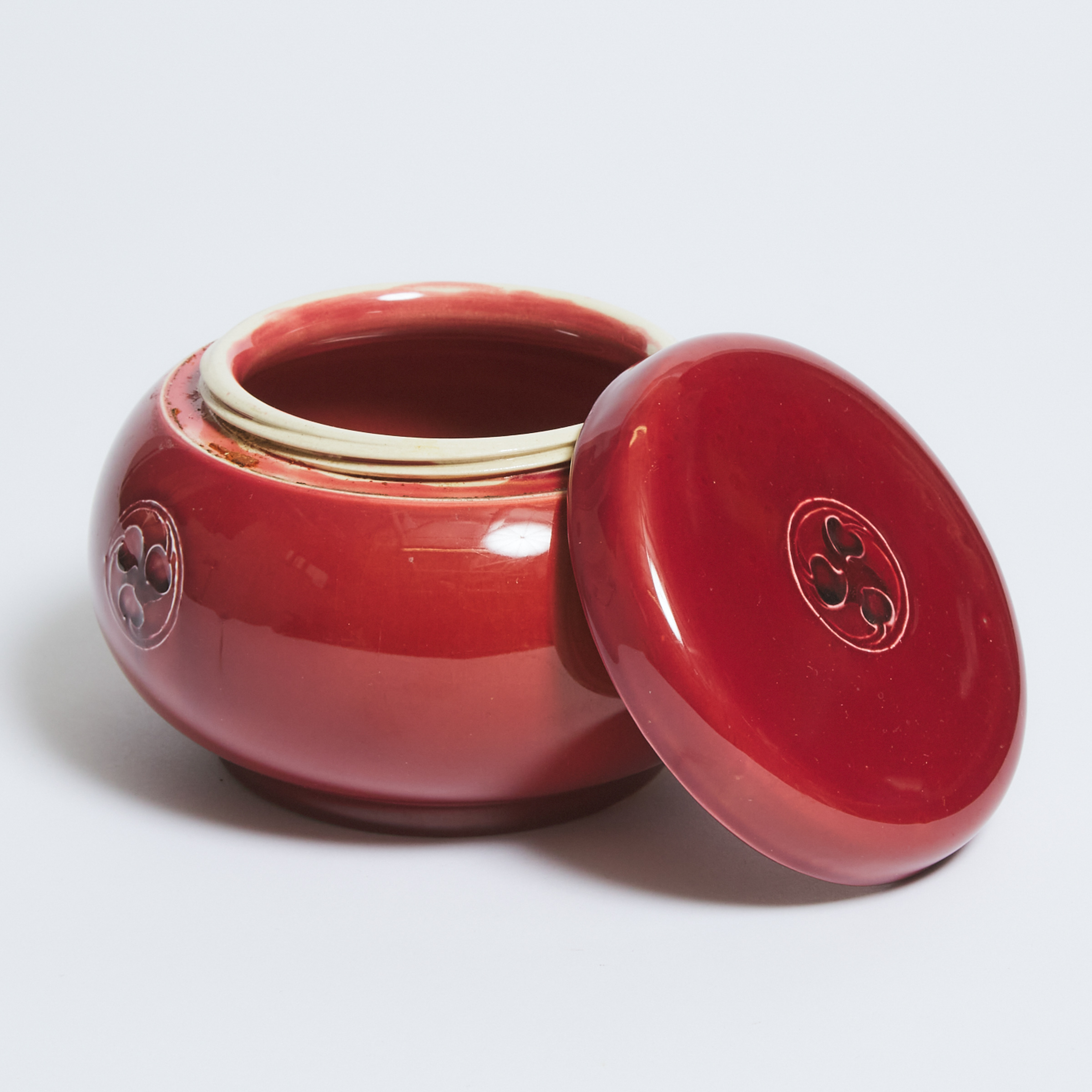 Macintyre Moorcroft Red Flamminian Tobacco Jar, c.1906-13