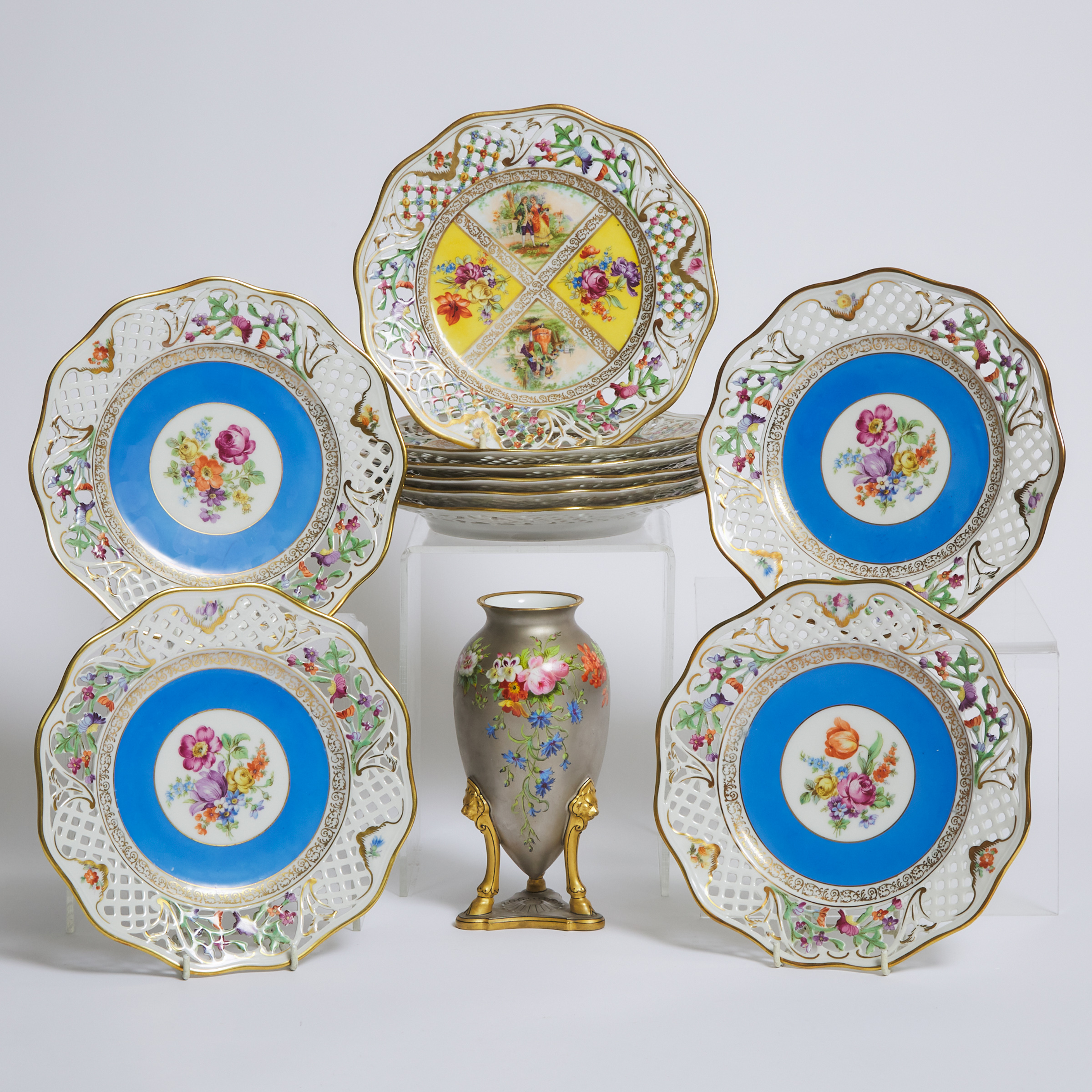 Ten Schumann Reticulated Plates and a French Porcelain Vase, late 19th/early 20th century