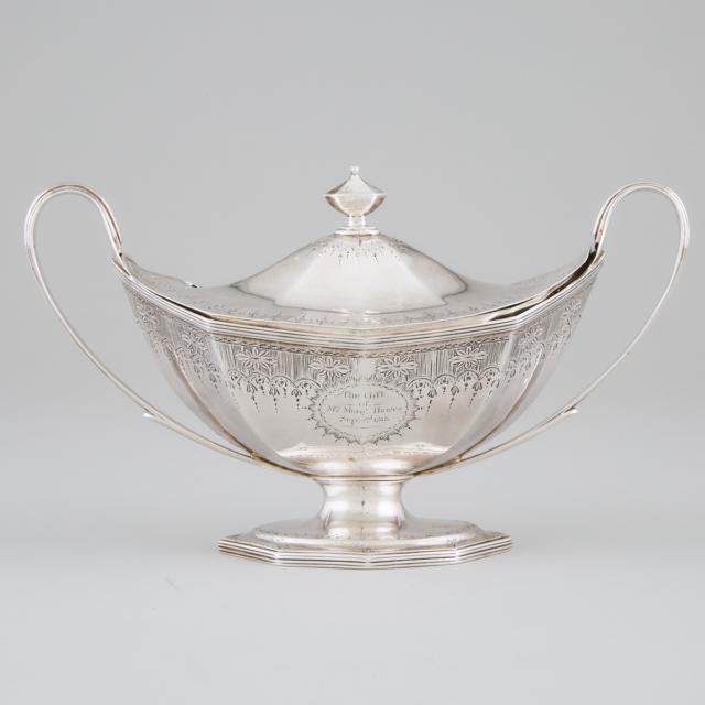 George III Silver Octagonal Covered Sauce Boat, London, 1788