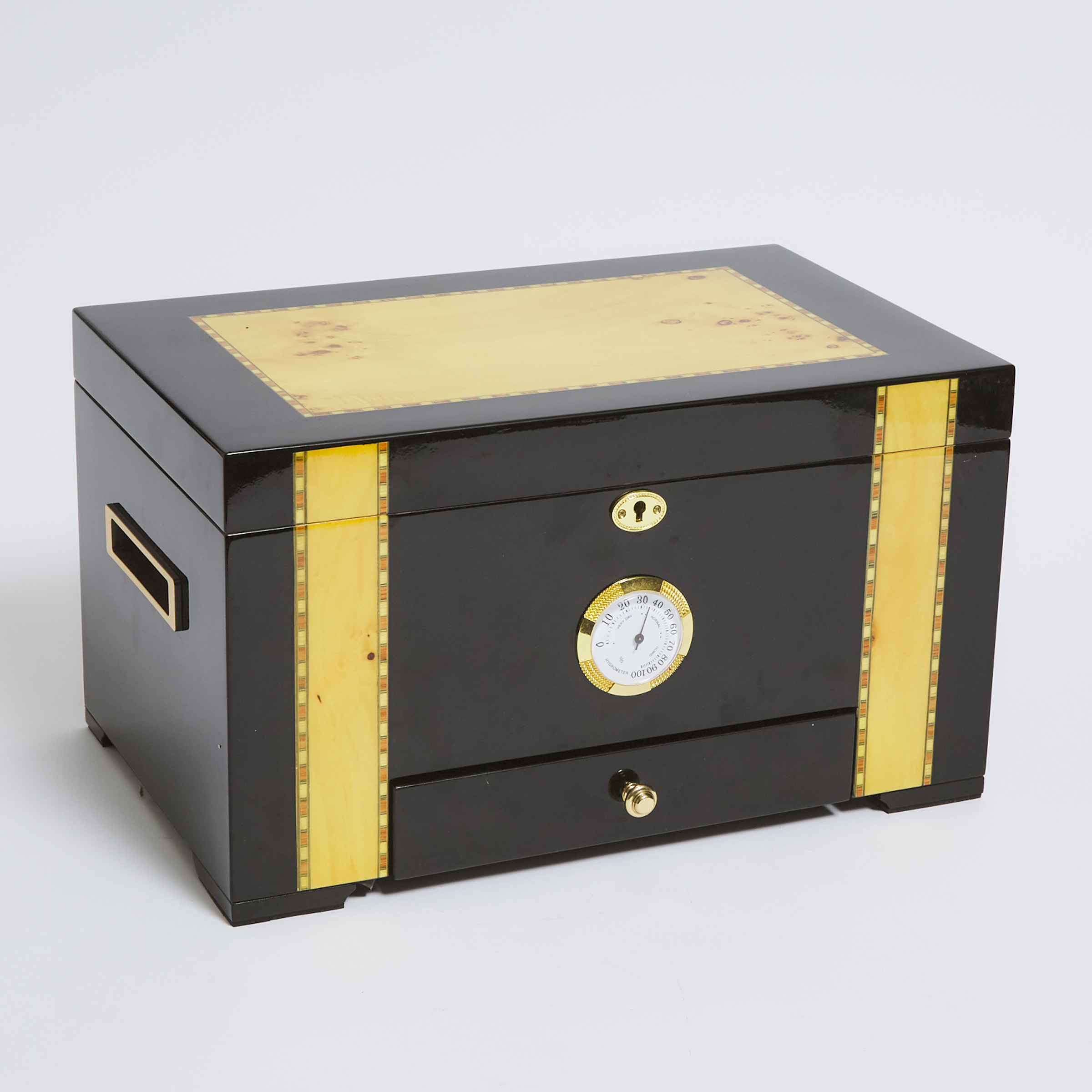 Contemporary Large Inlaid Lacquer Cigar Humidor, 21st century