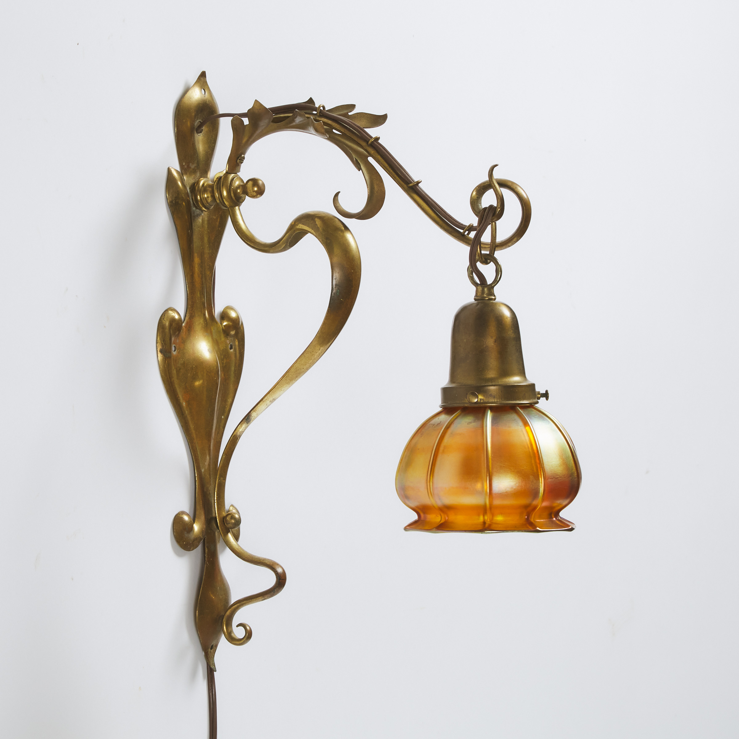 Art Nouveau Brass Wall Sconce with Quezal Aurene Glass Shade, c.1900
