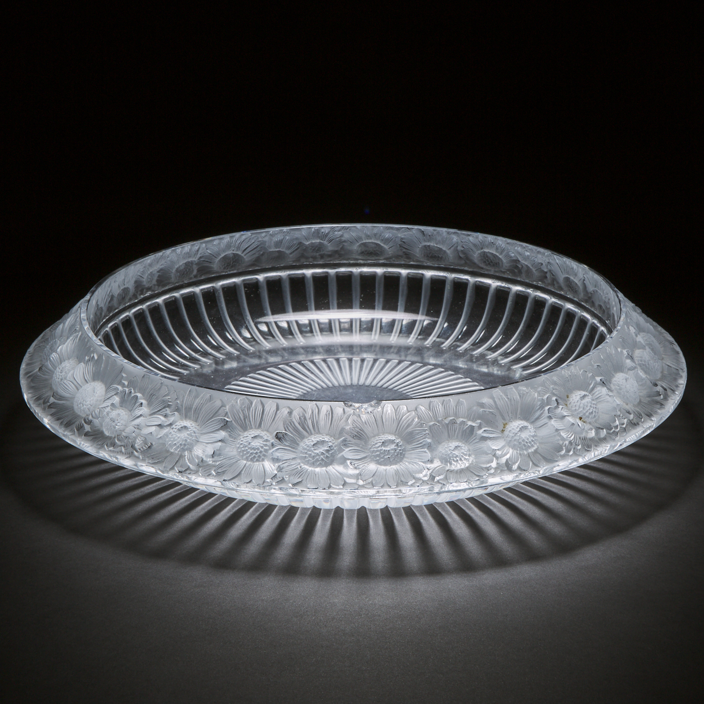 'Marguerites', Lalique Moulded and Frosted Glass Shallow Bowl, post-1945