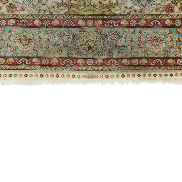Very Fine Turkish Hereke Silk Prayer Rug, c.1980/2000