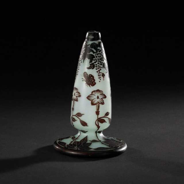 De Vez Cameo Glass Vase, early 20th century