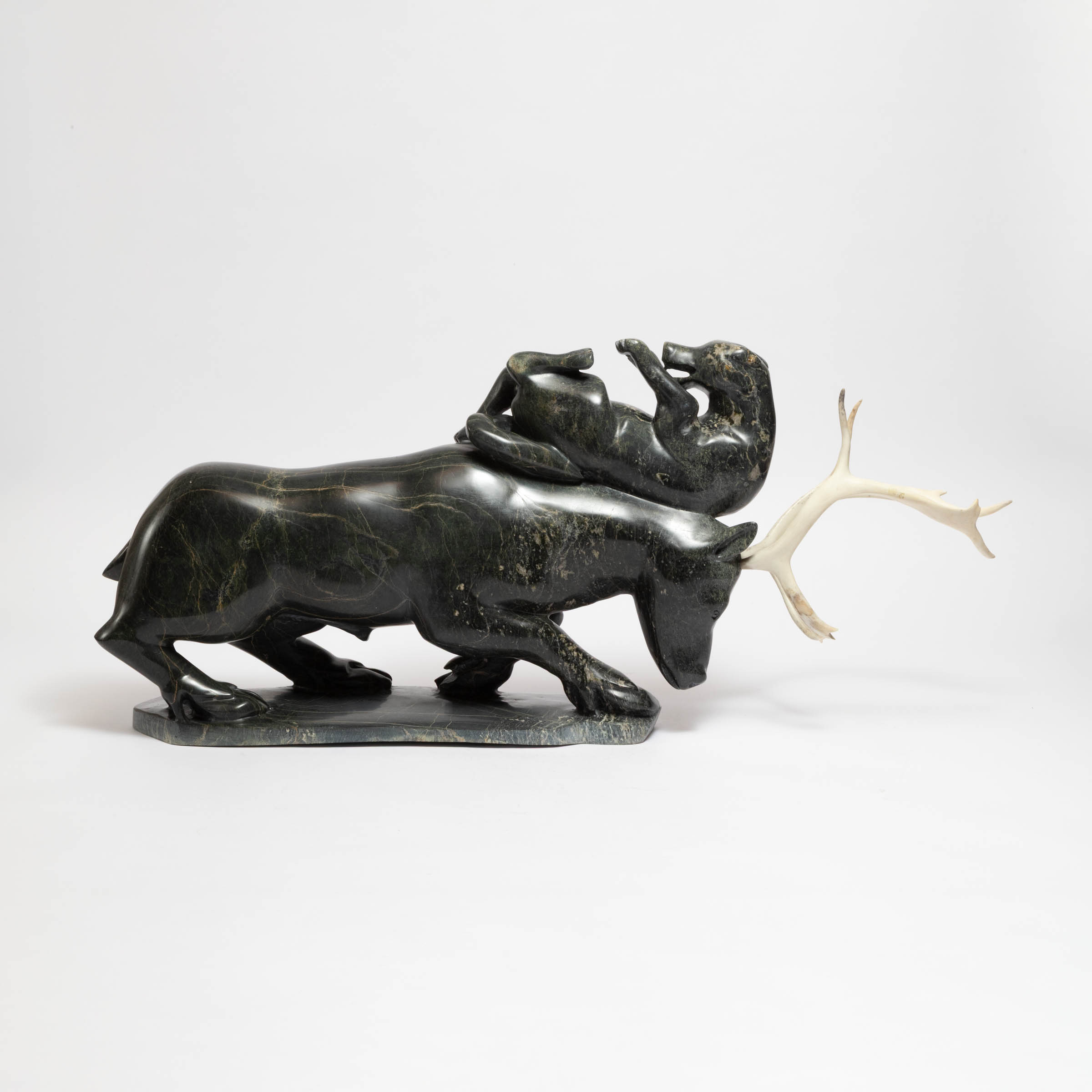 Pootoogook Jaw ᐳᑐᒍ ᔭ (b. 1959)