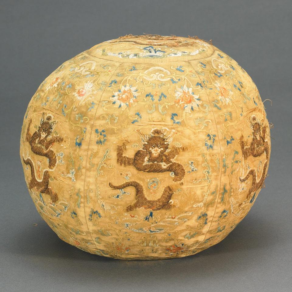 Imperial Silk Dragon Throne Pillow, Qing Dynasty, 18th/19th Century 