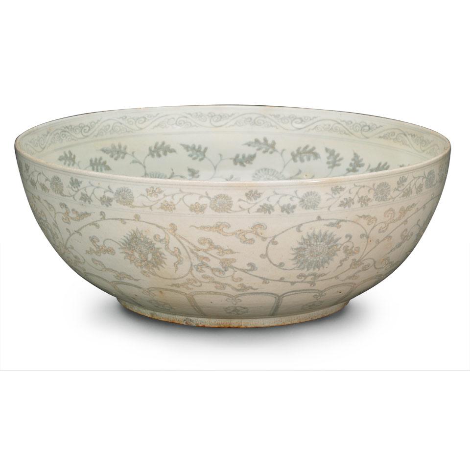 Large Blue and White Bowl, Early Ming Dynasty, Hongwu Period (1368-1398)