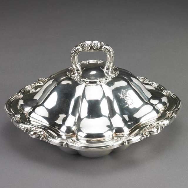 Italian Silver Circular Platter, Six Side Plates, Footed Bowl and a Pitcher, 20th century