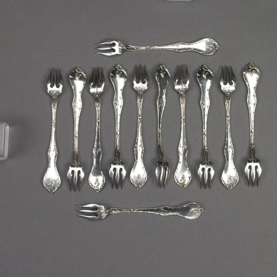 Twelve American Silver ‘Les Cinq Fleurs’ Pattern Seafood Forks, Reed & Barton, Taunton, Mass., c.1900