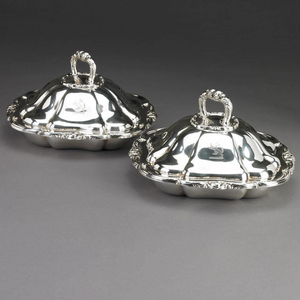 Pair of English Silver Plated Covered Entrée Dishes, early 20th century