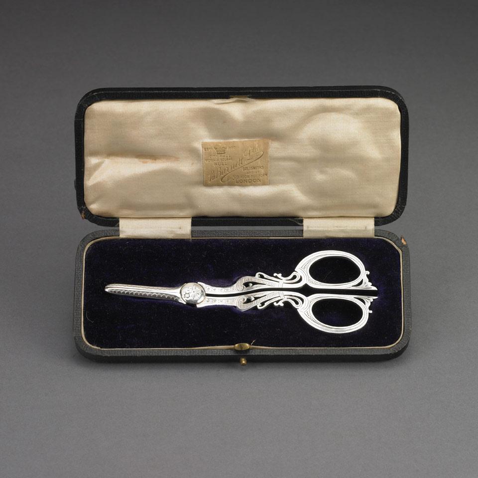Pair of Edwardian Silver Grape Shears, Cooper Bros. & Sons, Sheffield, 1904