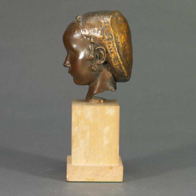 Patinated and Gilt Bronze Head of a Renaissance Maiden, mid 20th century 