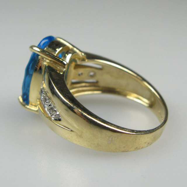 English 9k Yellow Gold Ring