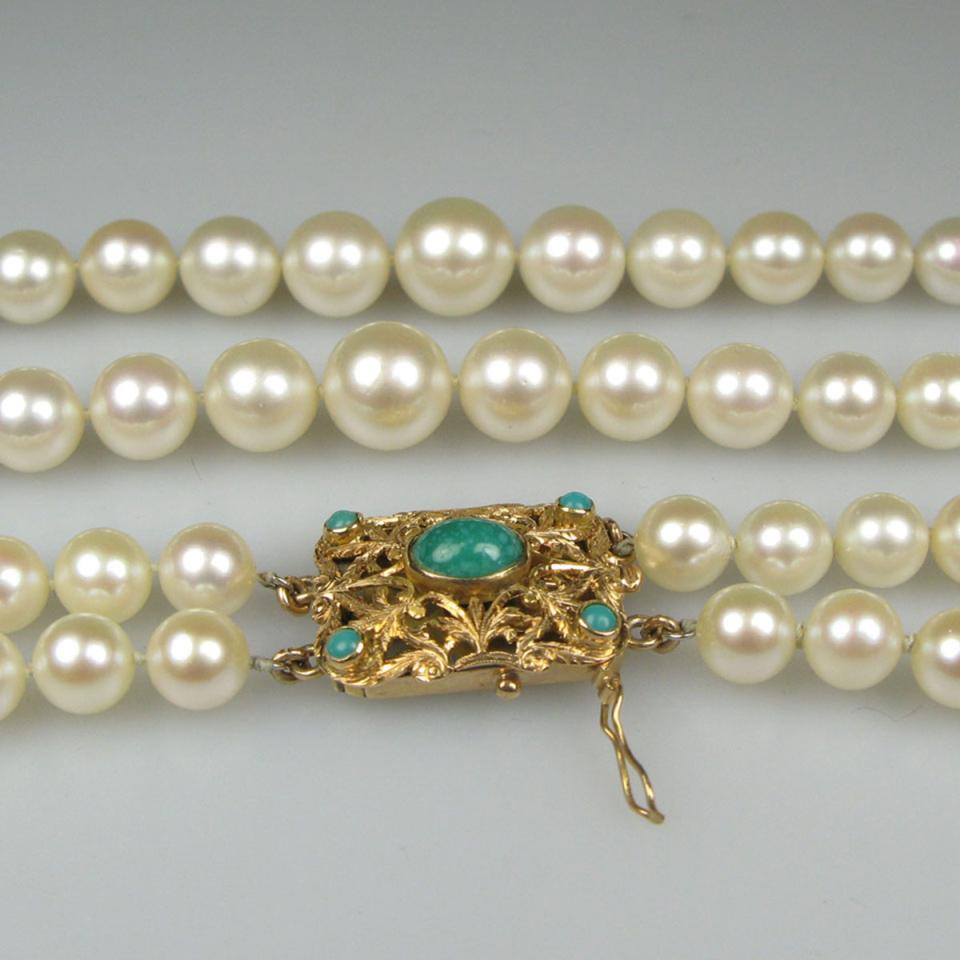 Double Graduated Strand Of Cultured Pearls
