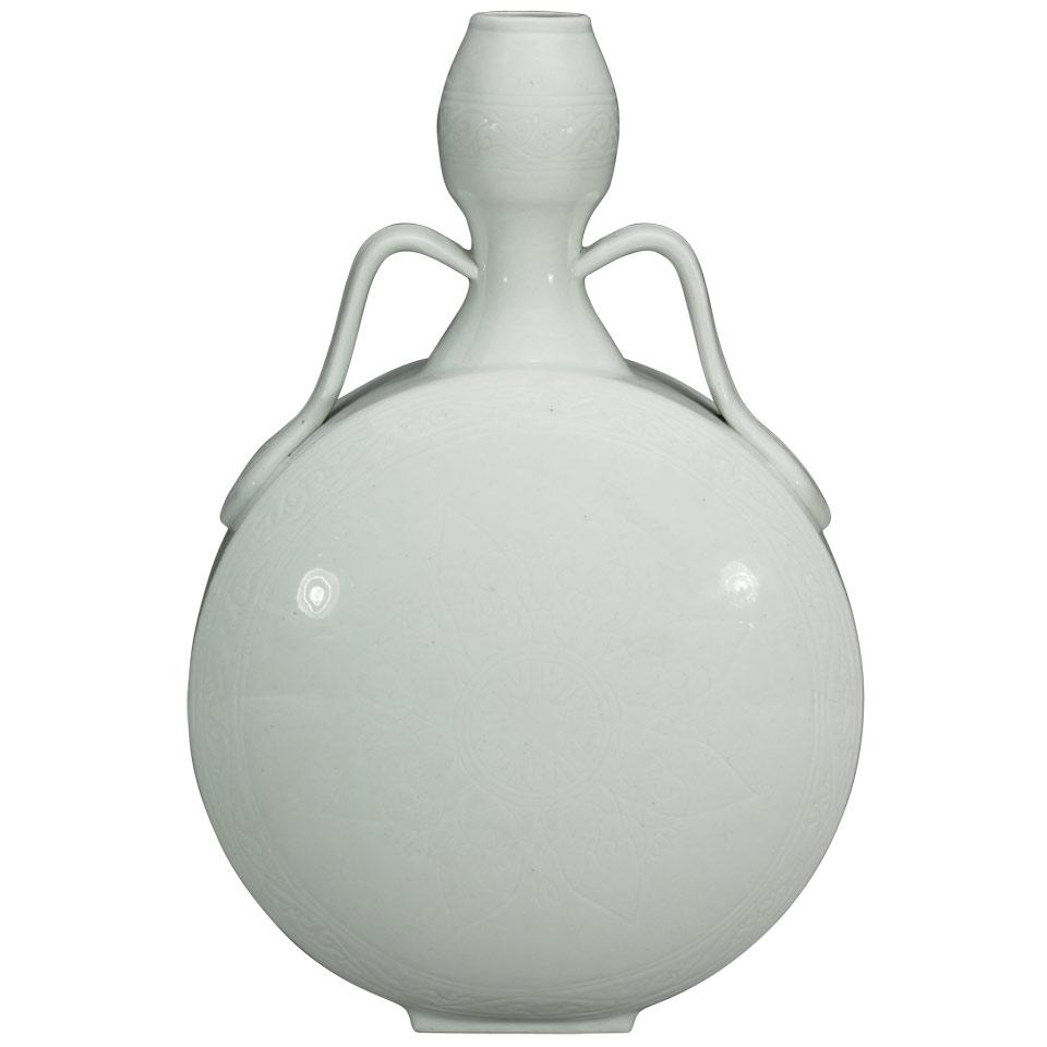 Ming-Style White Glaze Moonflask, Qing Dynasty, 19th Century