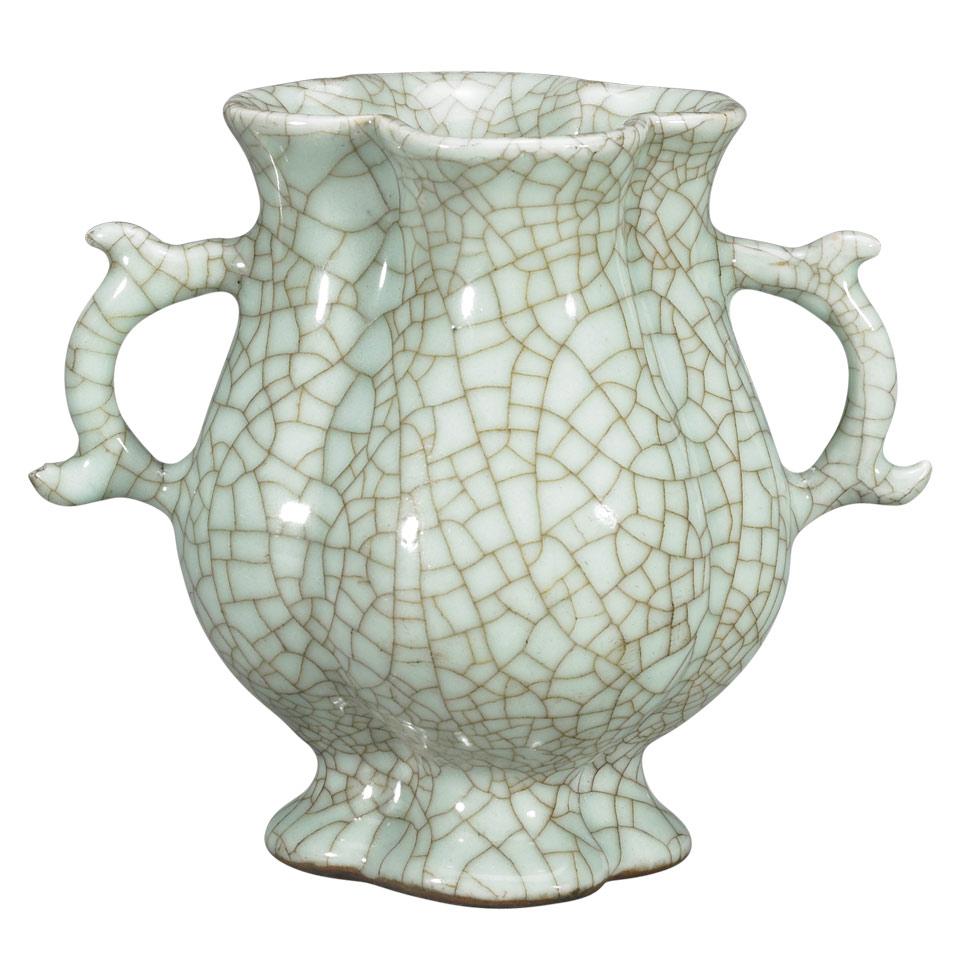 Ge-Type Lobed Vase, Daoguang Mark