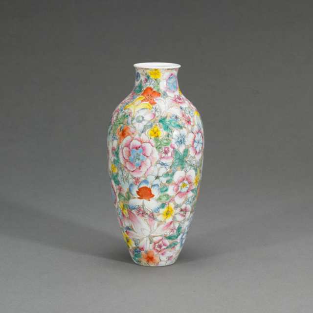 Famille Rose Millefleur Vase, Qianlong Mark, Republican Period, Early 20th Century
