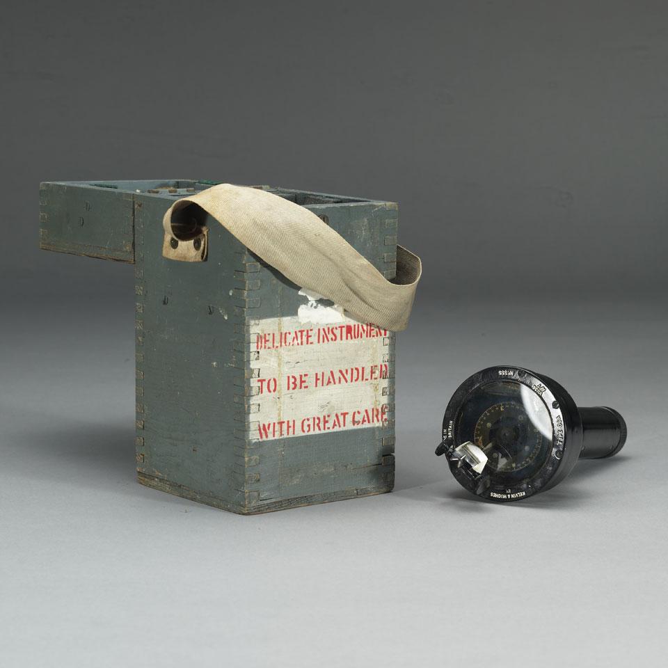 English Iliuminated Hand Held Military Compass Type 06A, by Kelvin & Hughes