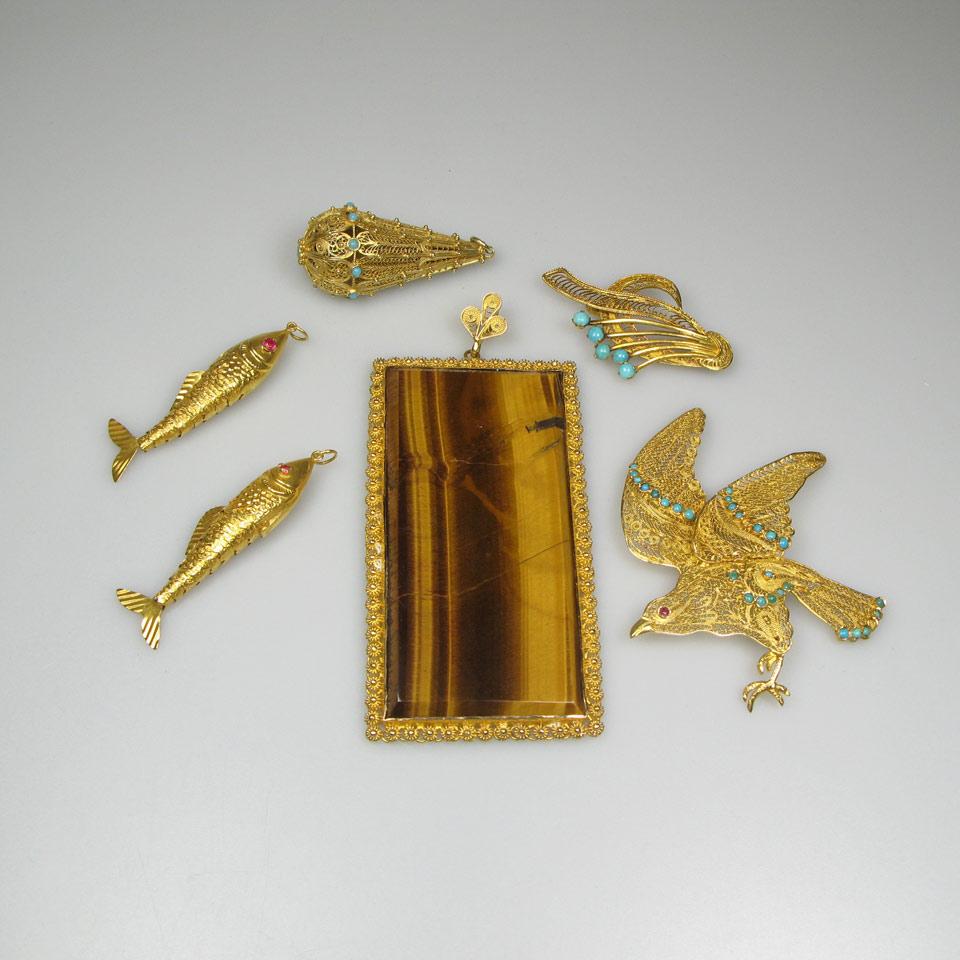 5 x 18k Yellow Gold Filigree Pendants And Pins