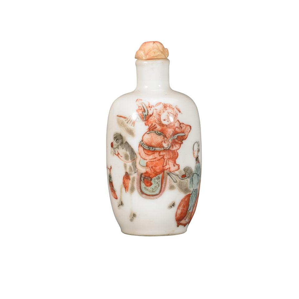 Famille Verte and Iron Red Snuff Bottle , Qing Dynasty, 19th Century