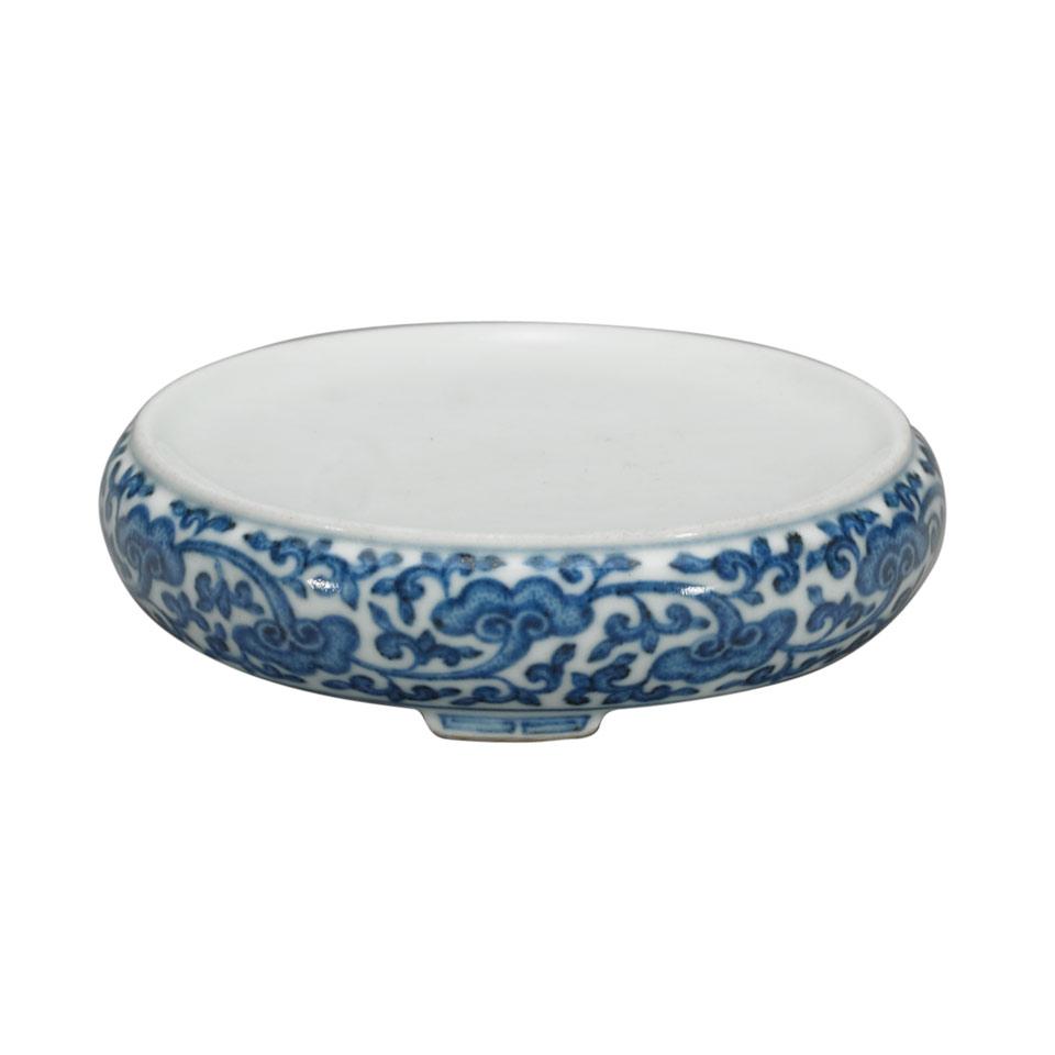 Blue and White Stand, Qianlong Mark