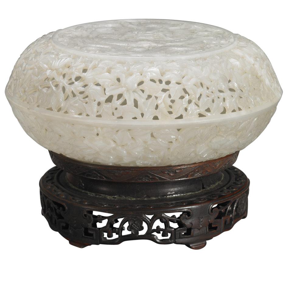 White Jade Dragon Box and Cover, Qing Dynasty, 19th Century