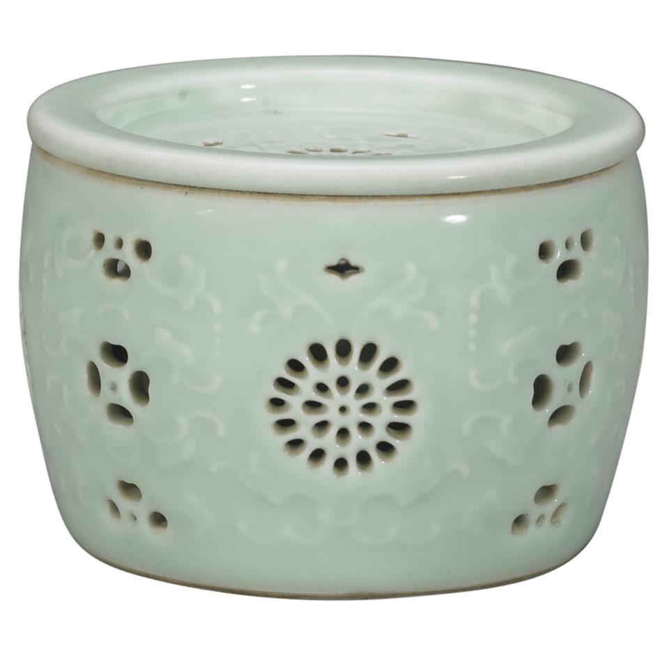 Celadon Glazed Scent Container and Cover, Qianlong Mark