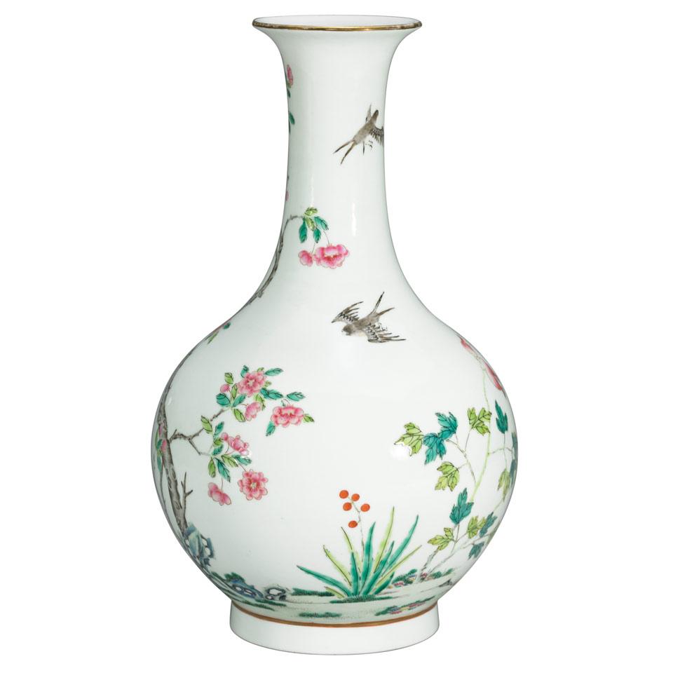 Famille Rose Vase, Xuantong Mark 