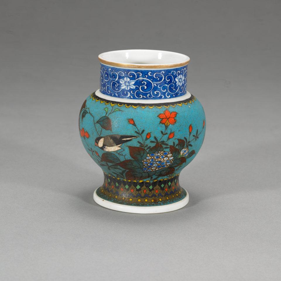 Totai Enameled Porcelain Vase, Meiji Period (1868-1912)