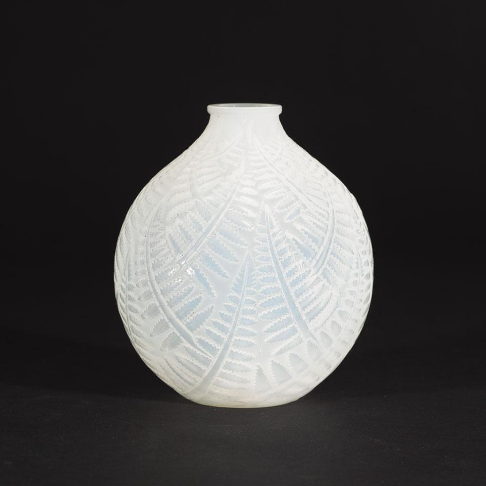Lalique ‘Espalion’ Opalescent Glass Vase, 1930’s