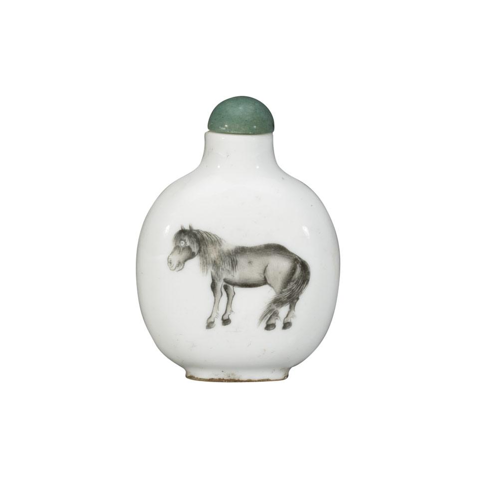 Painted Porcelain Snuff Bottle, Shuyuan Tang Mark, Qing Dynasty, 19th Century