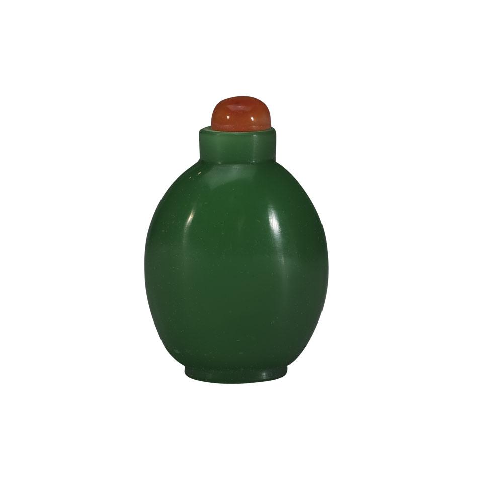 Green Peking Glass Snuff Bottle, 19th Century