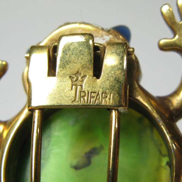 Trifari Gold Tone Metal Clip Brooch