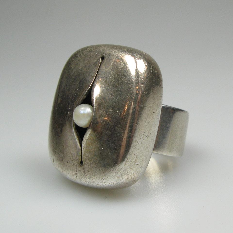 Walter Schluep Canadian  Silver Ring